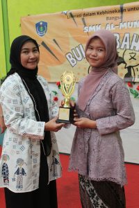 Juara 1 Lomba Story Telling B.Inggris