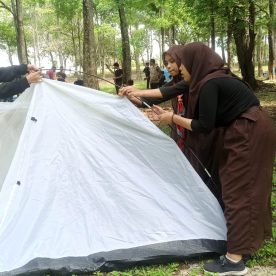 Kegiatan Pemasangan Tenda