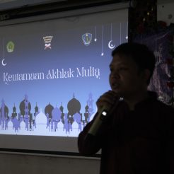 Pesantren Kilat dengan Tema KEUTAMAAN AKHLAK YANG MULIA oleh Bpk Husnul Awaludin, S.Pd.