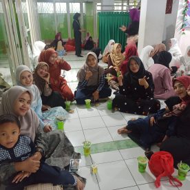 Suasana Persiapan Buka Puasa Bersama (Guru SMK Al-Munir)