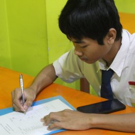 Peserta mendengarkan Pembukaan dan Arahan Test Interview PPDB 2024-2025