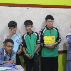 Game Oper Spidol dan Nyanyi