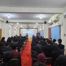 Penyampaian Materi oleh Karvin Fadila SH., C.Ht, CI, CT-NNLP, CSA, CLMA, CPSP, CMT-BNSP