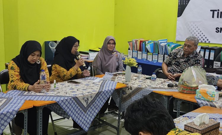 Tanya Jawab Guru dan Asesor Akreditasi