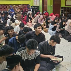Pembacaan Tadarus Al-Quran oleh Seluruh Peserta Pesantren Ramadhan