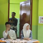 Ketua dan Wakil Ketua Osis Memberikan Pertanyaan Kepada Paslon 1 & 2