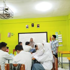Pembuatan Poster Calon Ketua dan Wakil Ketua Osis (X TJKT)