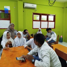 Pembuatan Poster Calon Ketua dan Wakil Ketua Osis (X TJKT)