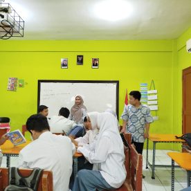Pembuatan Poster Calon Ketua dan Wakil Ketua Osis (X TJKT)